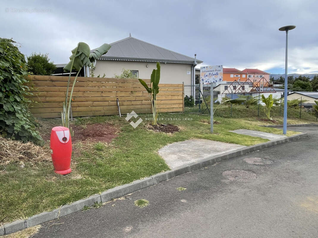 Terrain 399 m² à Saint-Pierre  - photo 8