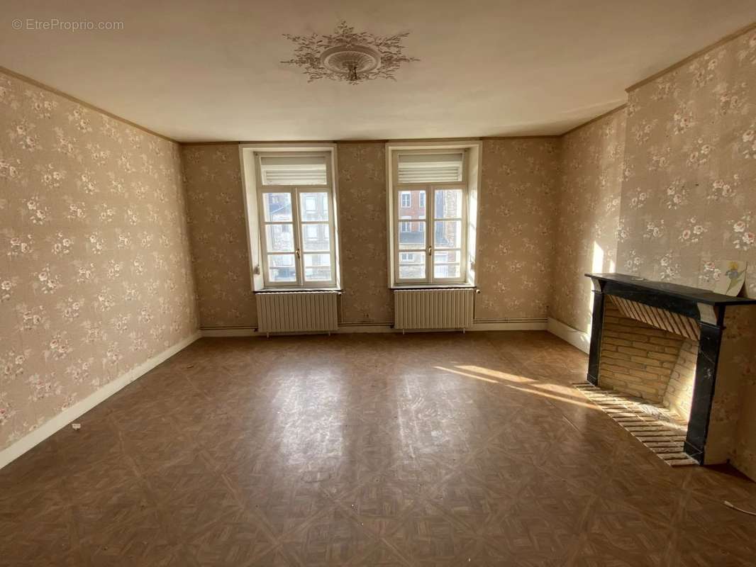 Appartement à AVESNES-SUR-HELPE