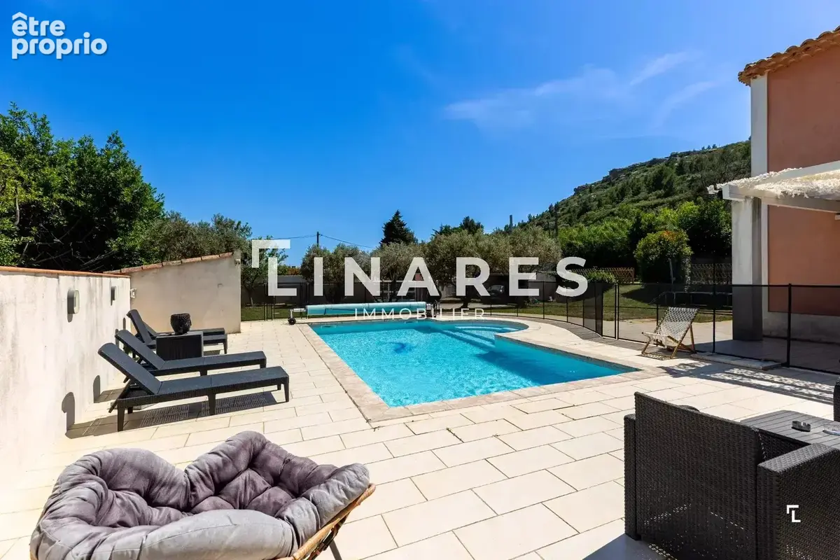LA VILLA DE L’ÉTANG - Villa T5 de 170m2 -  Jardin de 1760m2 - Dépendance - 13800 ISTRES - photo 8