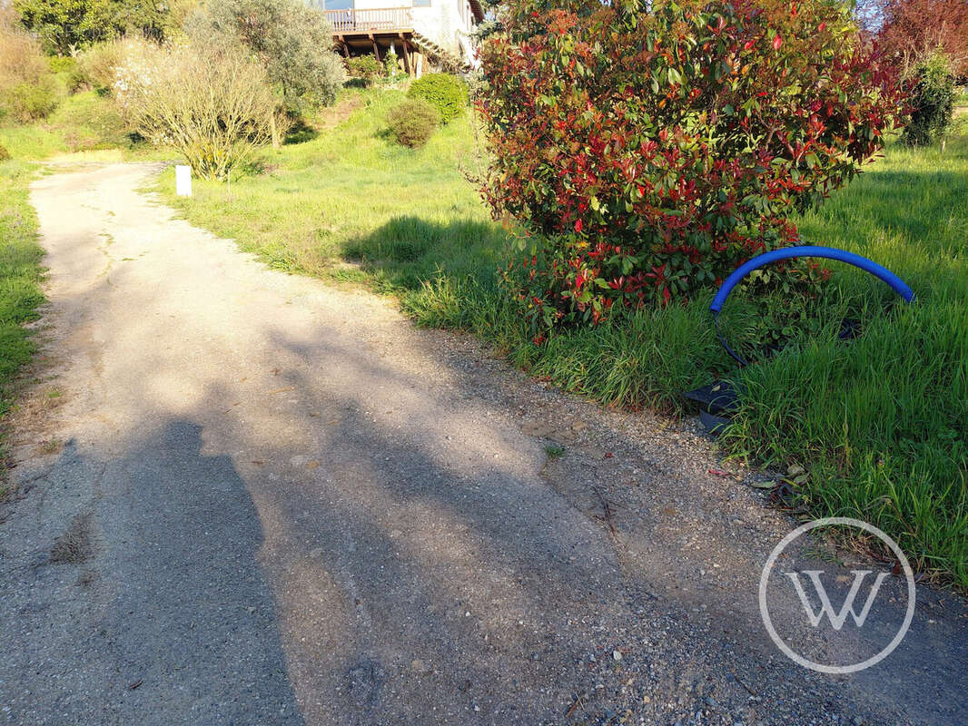 Terrain à SAINT-CLAIR-DU-RHONE