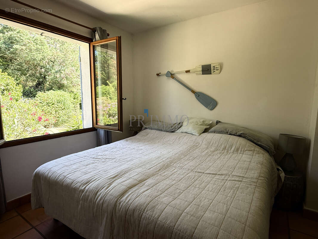 Maison à LES ISSAMBRES