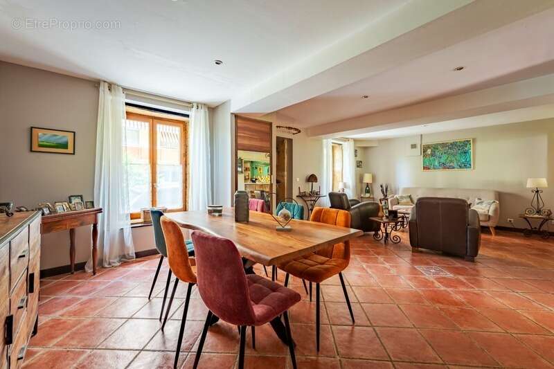 Maison à vendre 6 pièces VILLEFRANCHE SUR SAONE (69) - photo 5