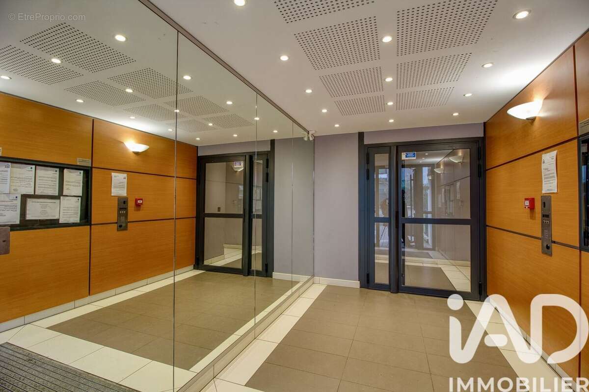 Photo 5 - Appartement à BUSSY-SAINT-GEORGES