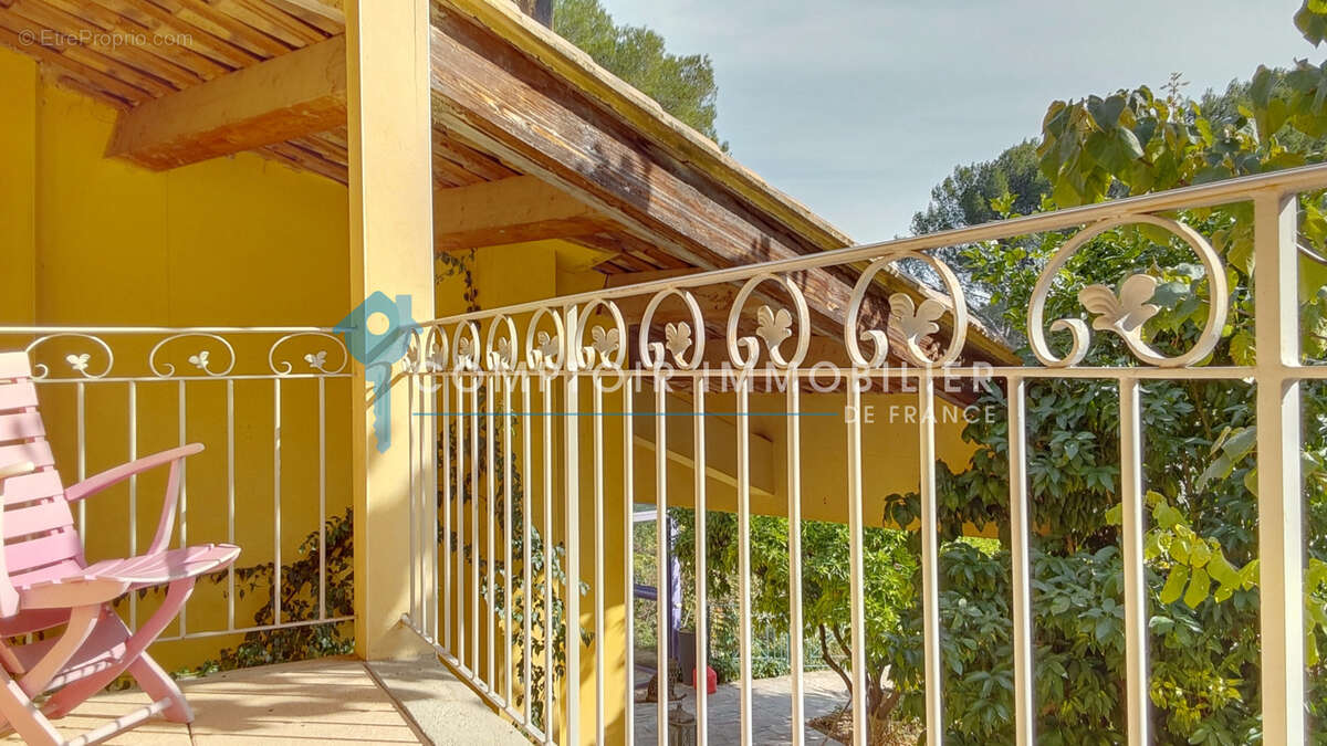 Nimes collines - superbe propriete dans un cadre de verdure - photo 22