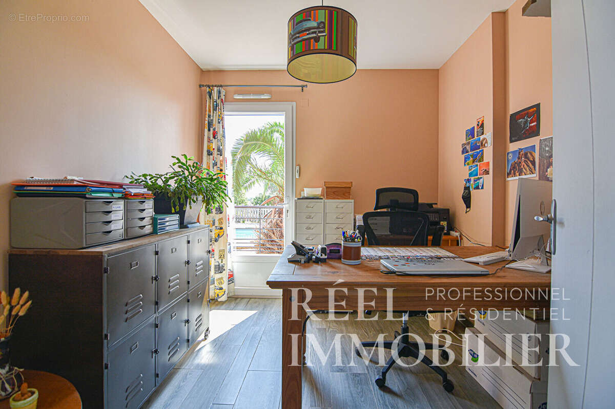 Maison contemporaine de plain pied  avec piscine. - photo 12