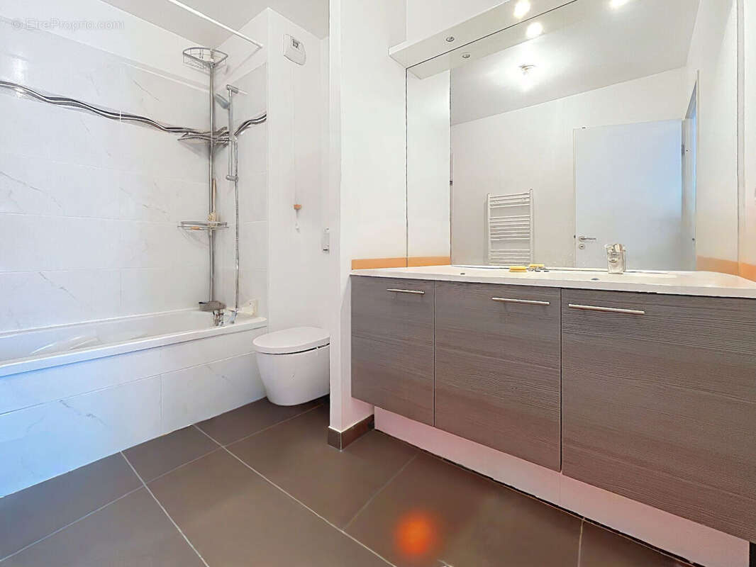 Appartement à SAINT-GENIS-POUILLY