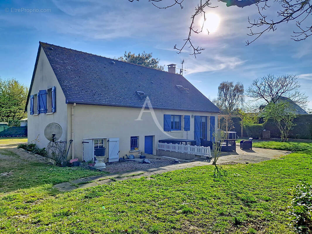 Maison à CORNE