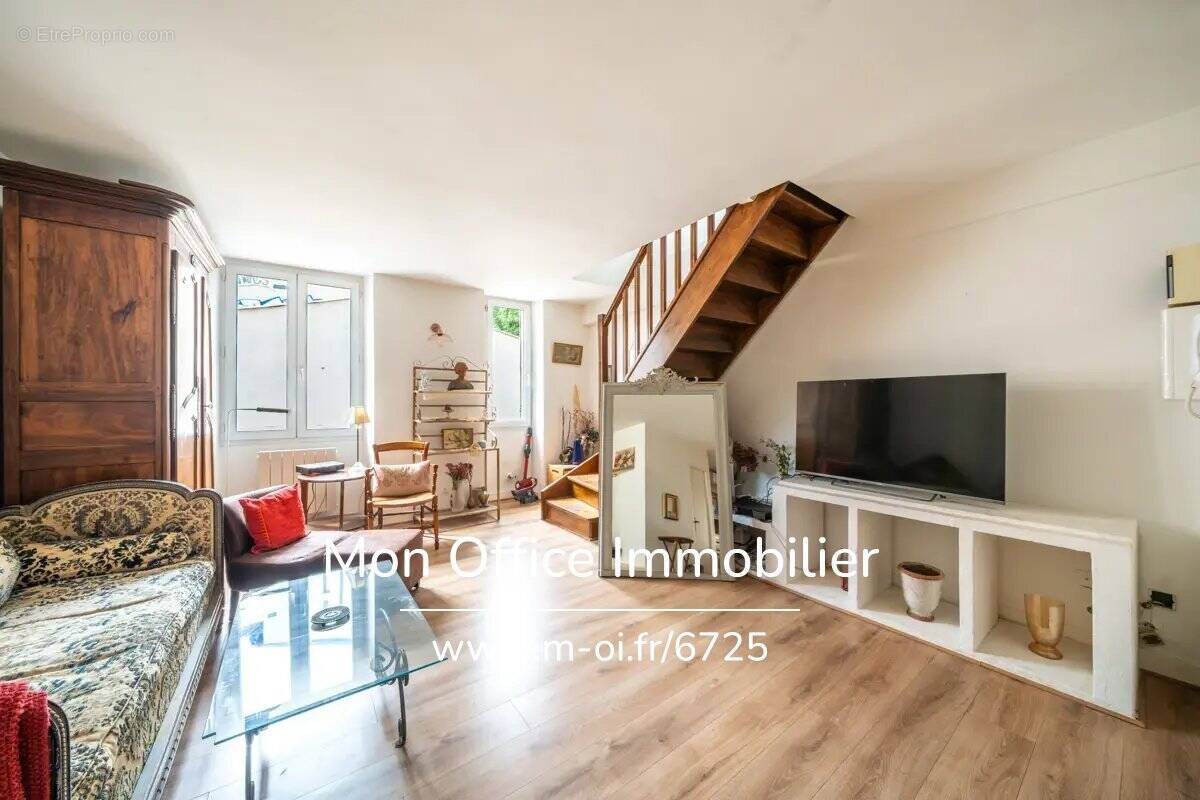 Appartement à MARSEILLE-5E
