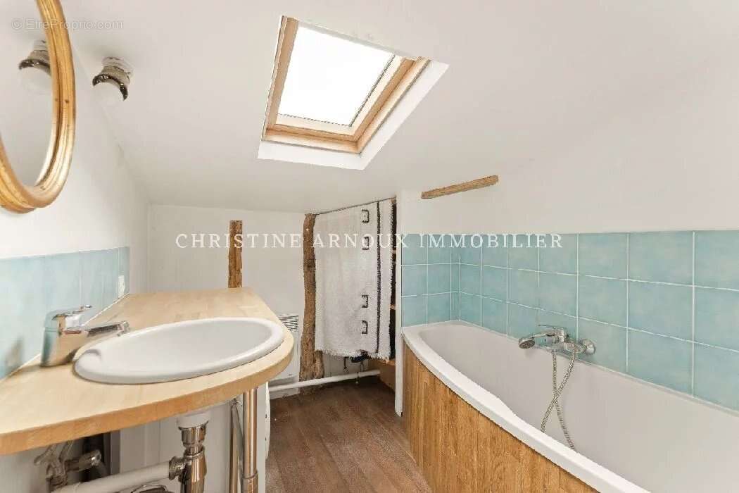 Appartement à PARIS-3E