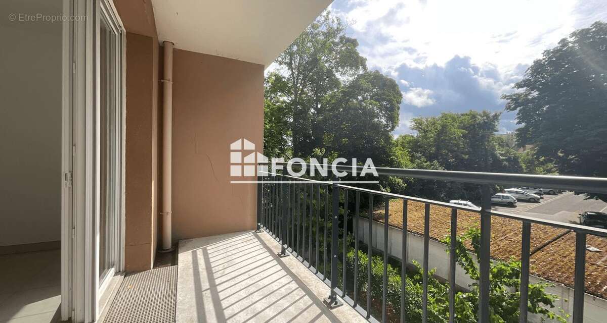 Appartement à MENNECY