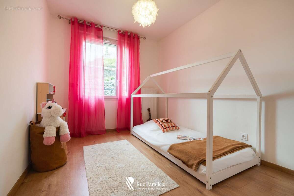 Appartement 82 m² à La Balme-De-Sillingy  - photo 7