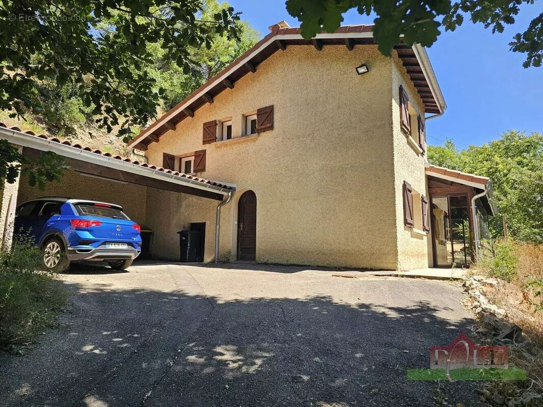 VIENNE, Villa T4 de 104 m² avec terrain de 3000 m² - photo 2