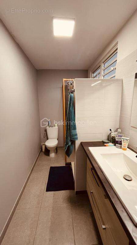 Appartement à REMIRE-MONTJOLY