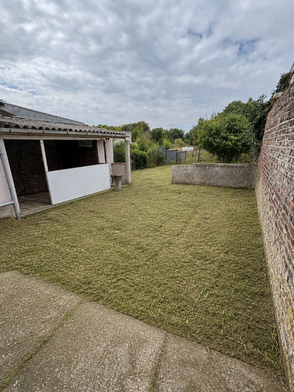 Maison lumineuse de 126 m2 avec 4 chambres et garage à La Sentinelle - photo 11