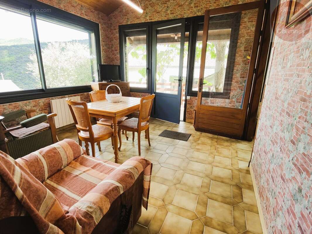 Appartement à SAINT-GERMAIN-DE-CALBERTE