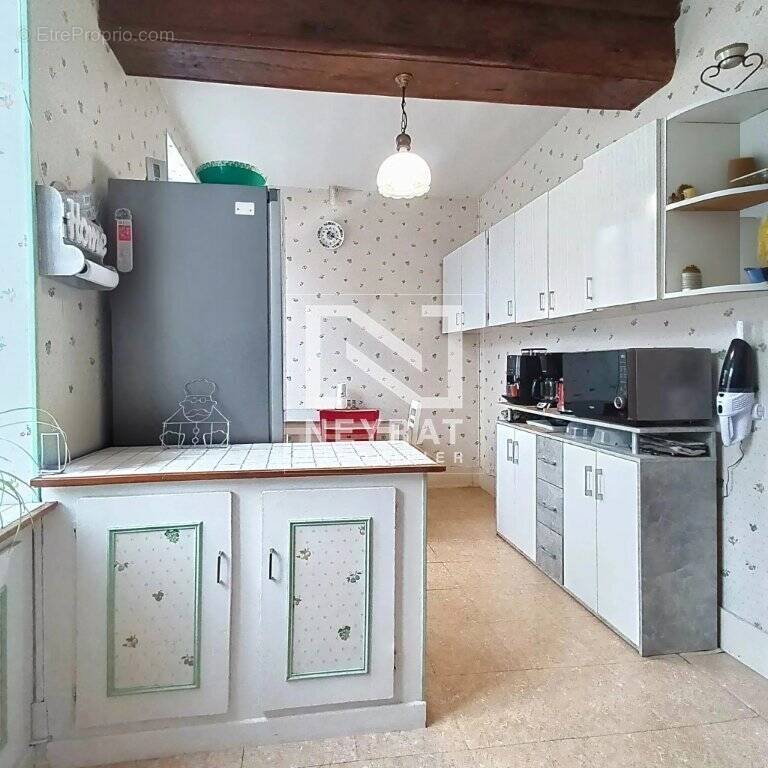 Appartement à LUZY
