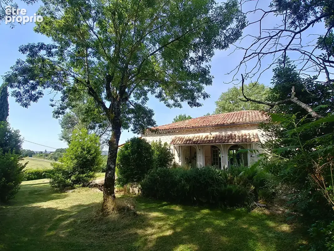 Ensemble immobilier de caractère - Deux maisons, dépendances et superbe vue campagne - photo 12