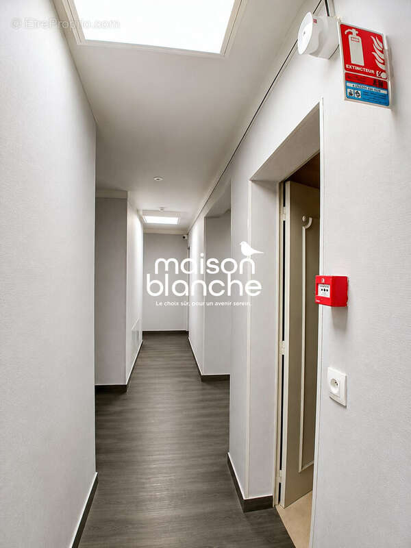 Appartement 585 m² à Parthenay  - photo 9