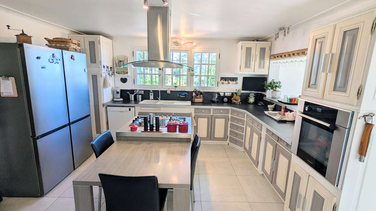 Maison à TOURRETTES-SUR-LOUP