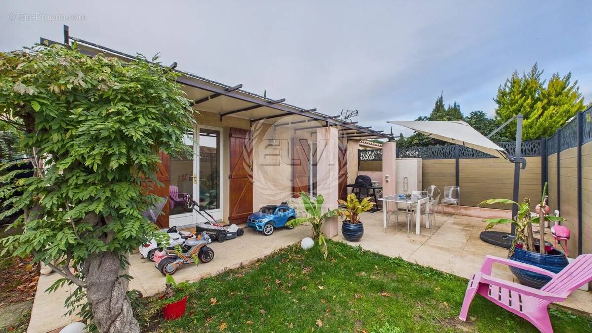 Maison à PLAN-DE-LA-TOUR