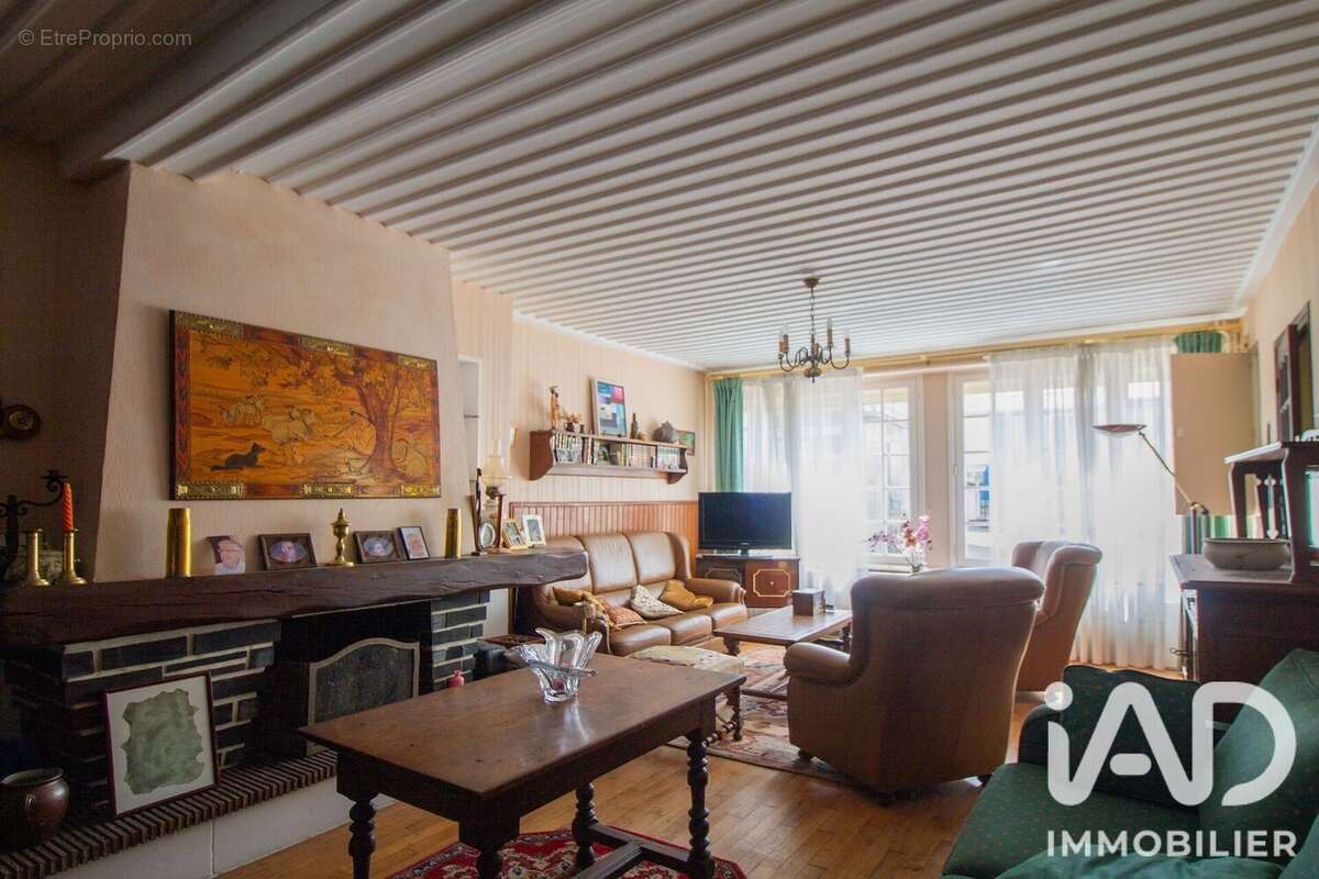 Maison 215 m² à Tours-Sur-Meymont  - photo 7