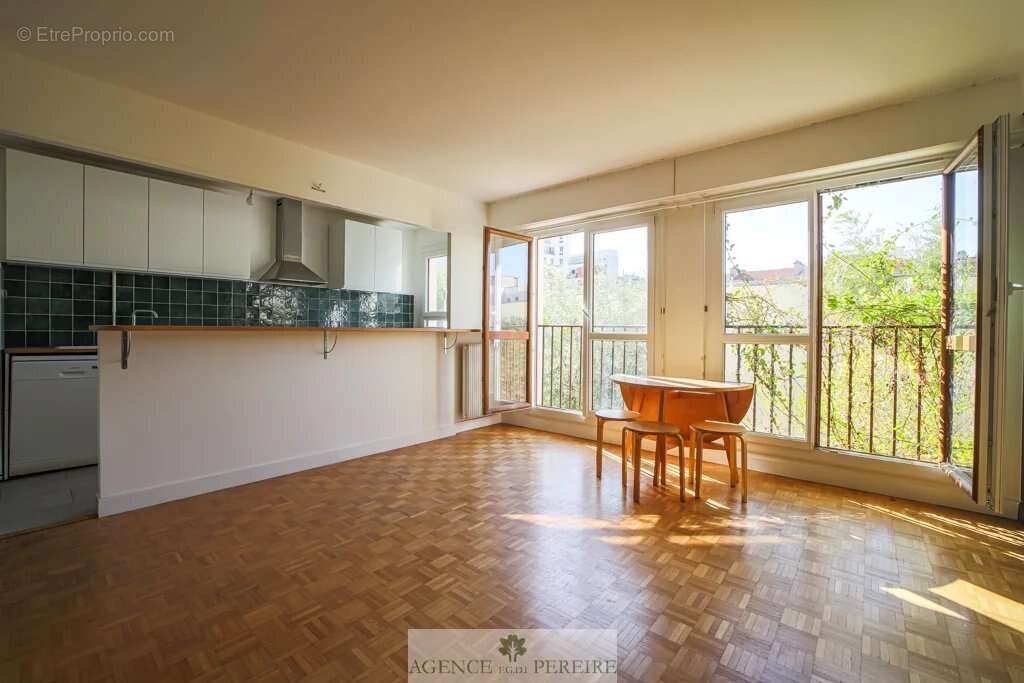 Appartement à PARIS-11E