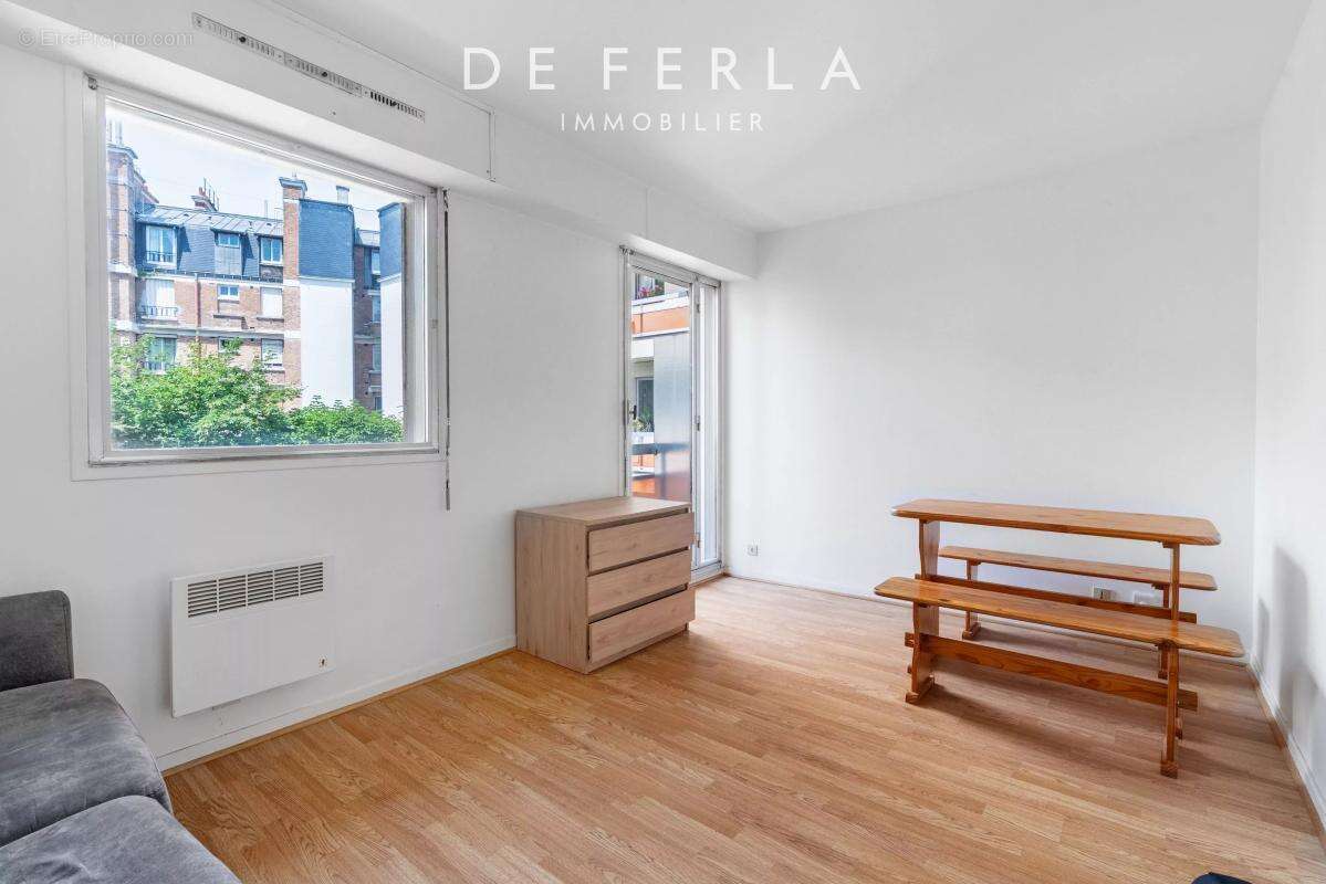 Studio avec balcon - PARIS 15 - photo 2