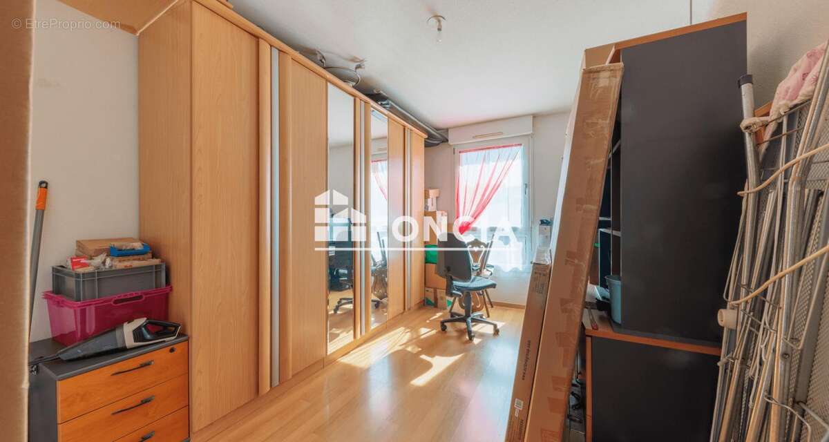 F3 de 72 m² avec terrasse, garage et parking - Résidence calme et sécurisée ! - photo 7