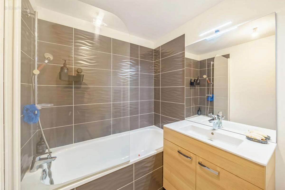 Appartement à MARSEILLE-2E