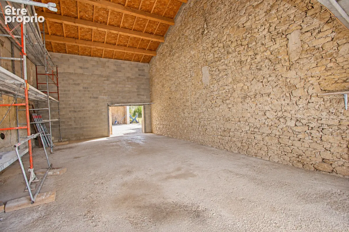 Mas ancien à rénover très beau terrain arboré  nombreux volumes annexes - photo 14