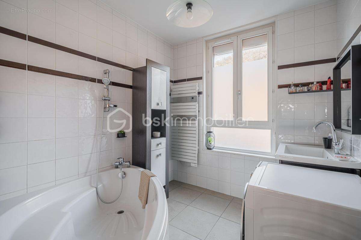 Appartement à JARRIE