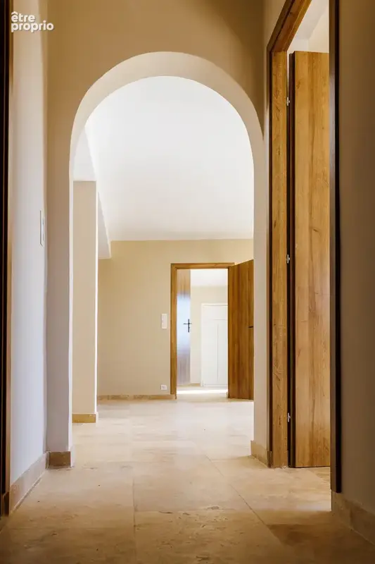 Maison entièrement rénovée avec piscine, à 200 m du village - photo 8