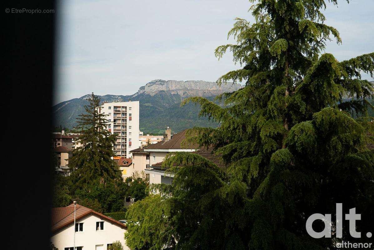 Appartement à Annecy — 3 chambres et traversant - photo 9