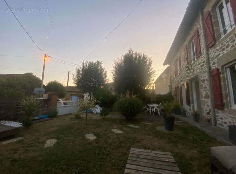 Maison à COGNAC-LA-FORET