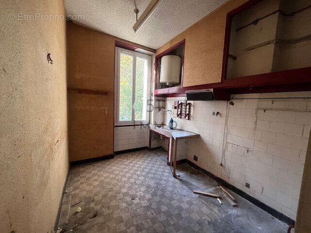 Appartement à MARSEILLE-4E