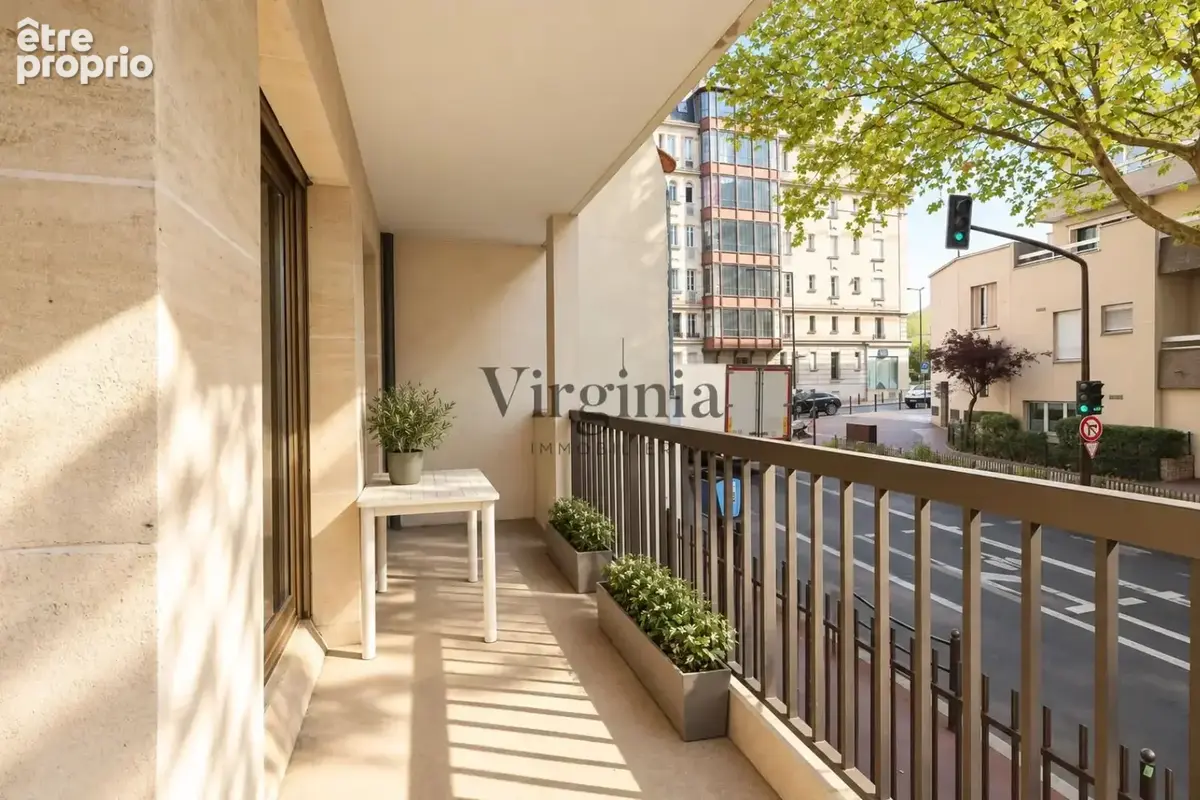Appartement à CHARENTON-LE-PONT