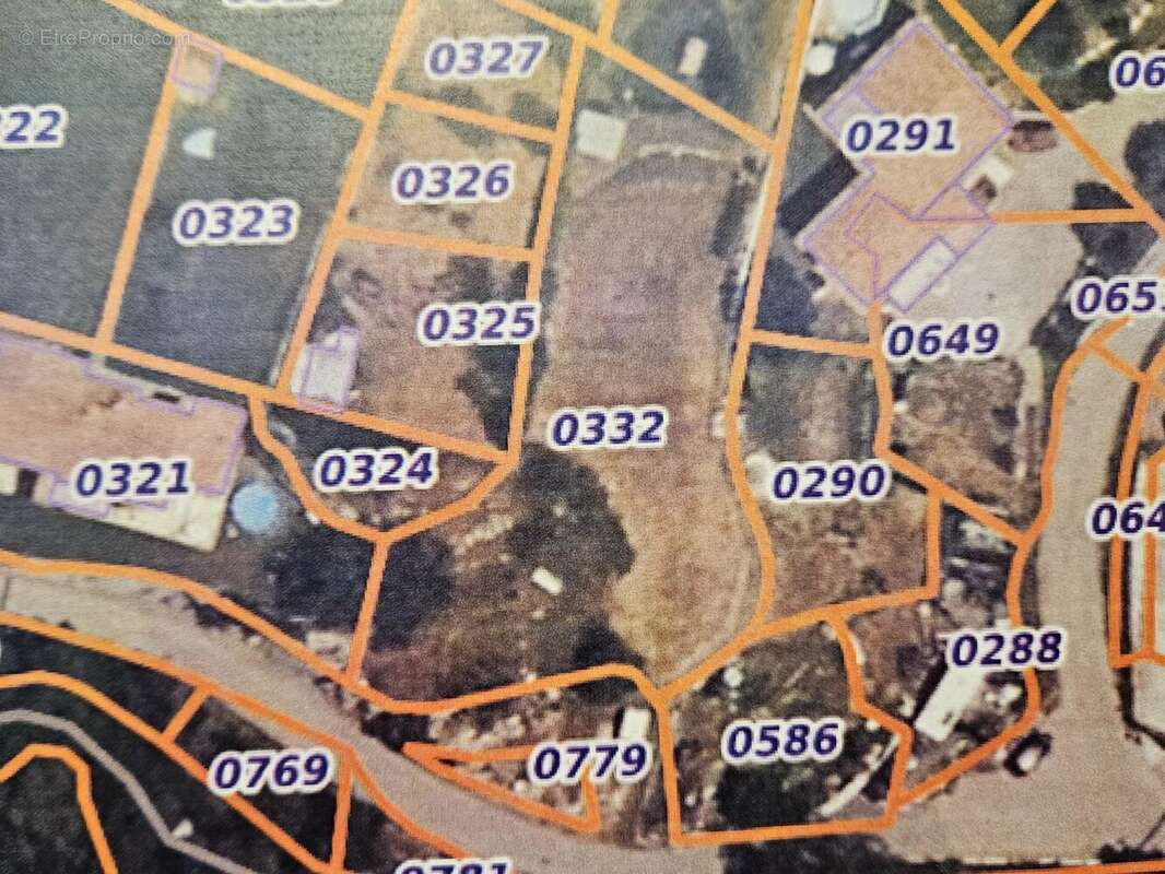 Terrain à CUEBRIS