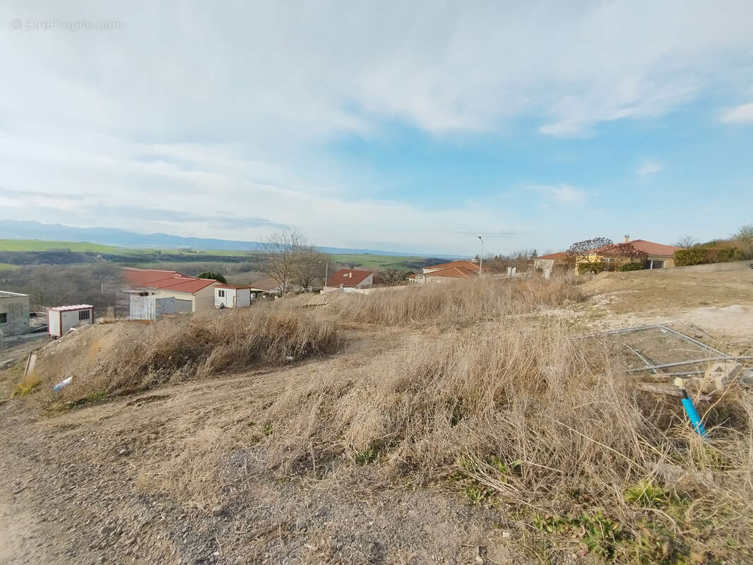 Terrain à PONT-DU-CHATEAU