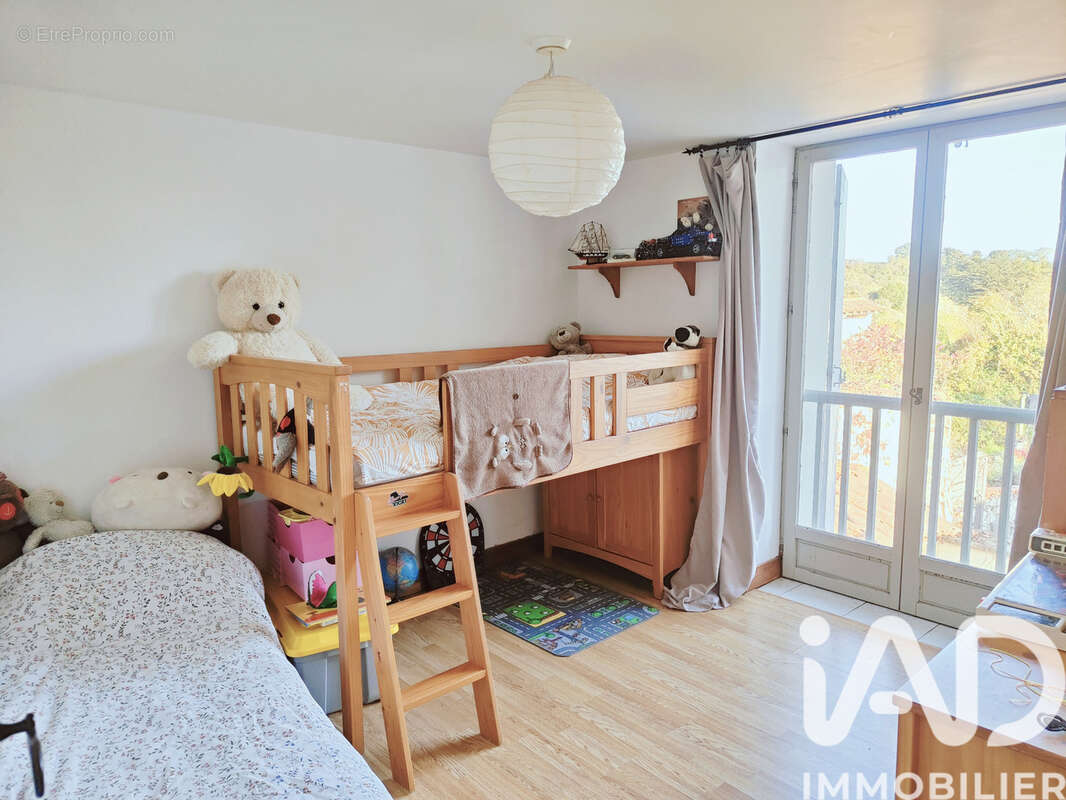 Maison 135 m² à Bonnes  - photo 9