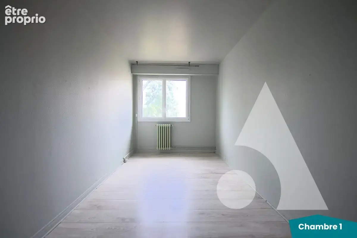Appartement F4 avec CAVE et BOX FERMÉ secteur Aguado - photo 7