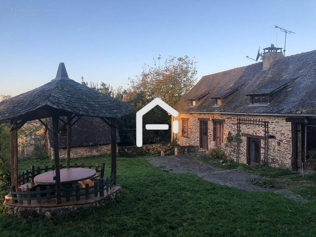 Maison à OBJAT