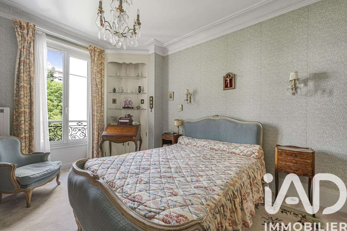 Photo 8 - Appartement à COURBEVOIE
