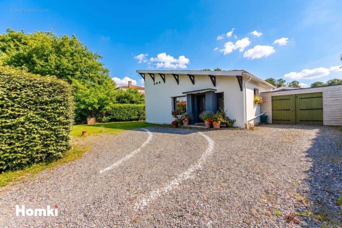 Maison à PARENTIS-EN-BORN