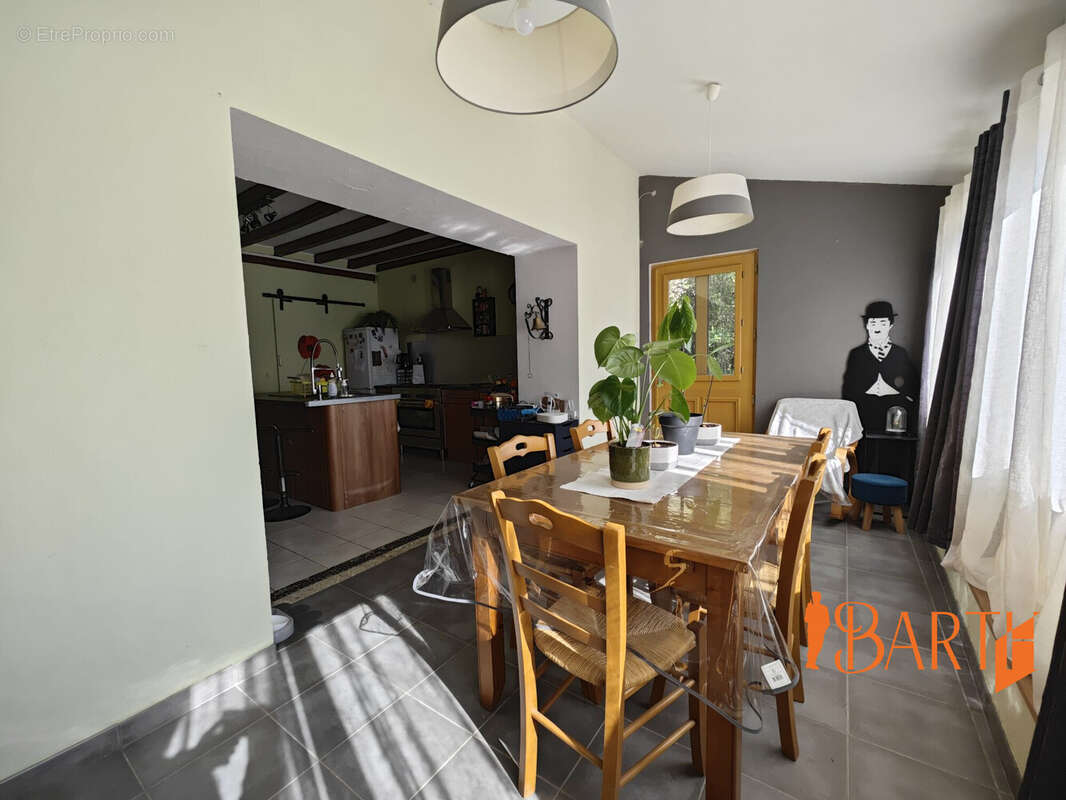 Maison à AZY