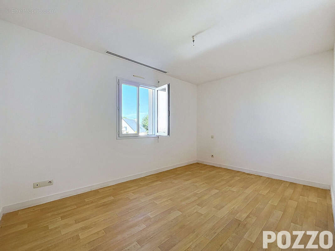 A Vendre - Saint James - Maison 5 pièce(s) 95 m² - photo 5