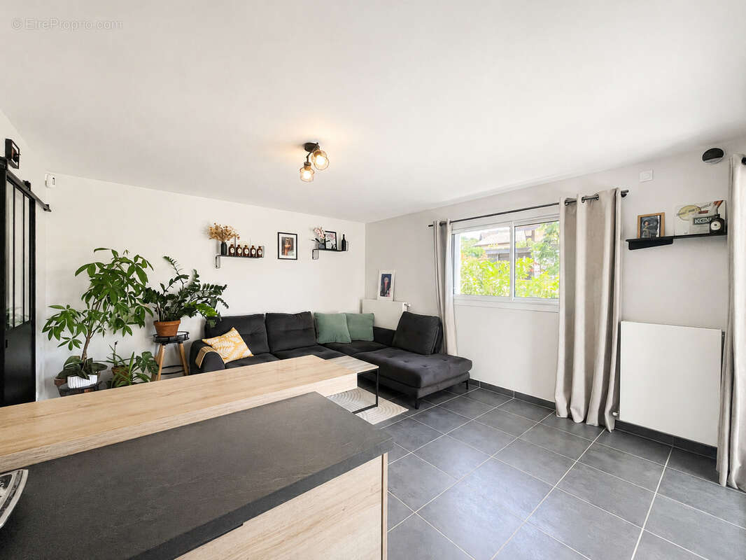 T3 de standing avec terrasse et garage double - photo 3