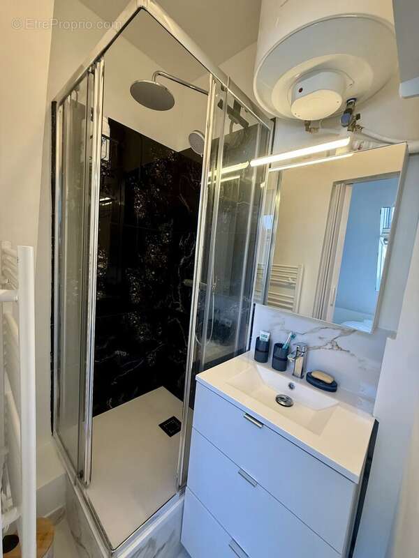 Appartement à PARIS-8E