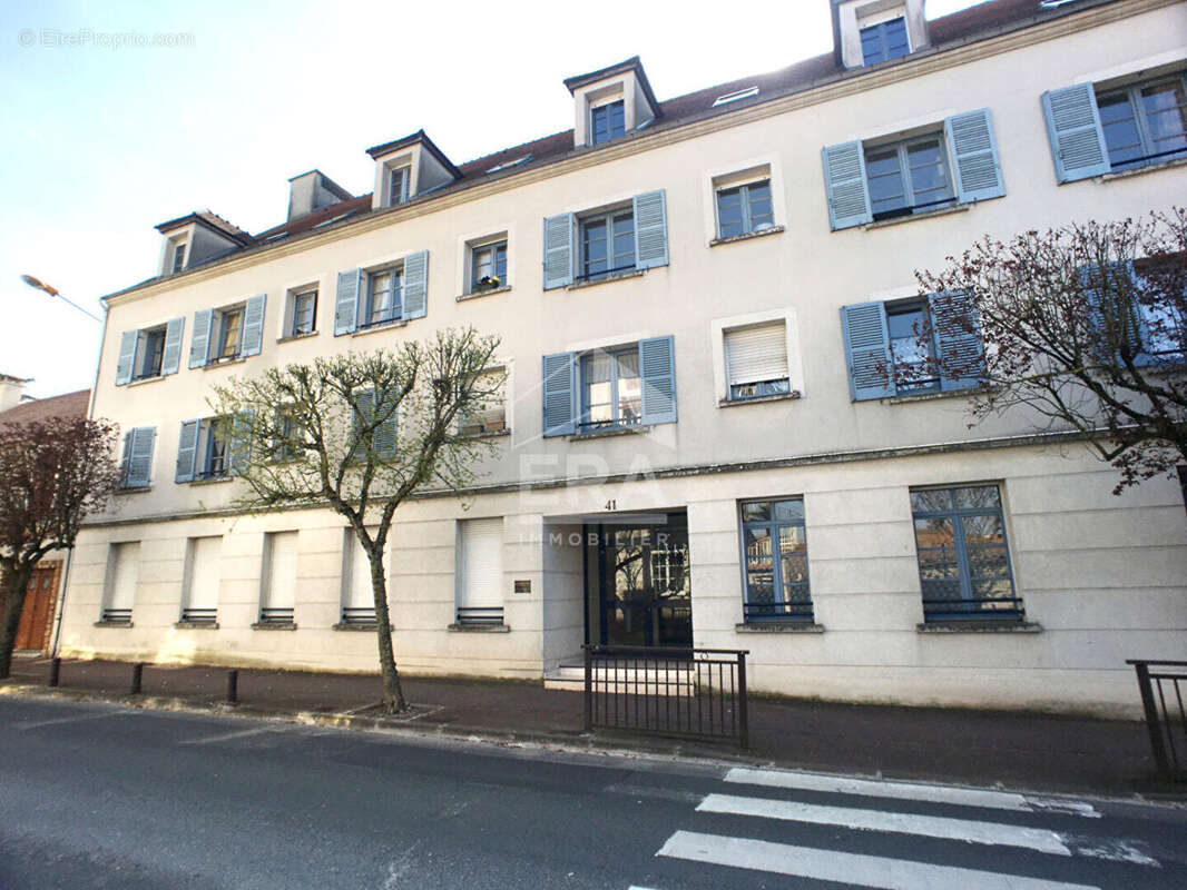 Appartement à BRIE-COMTE-ROBERT