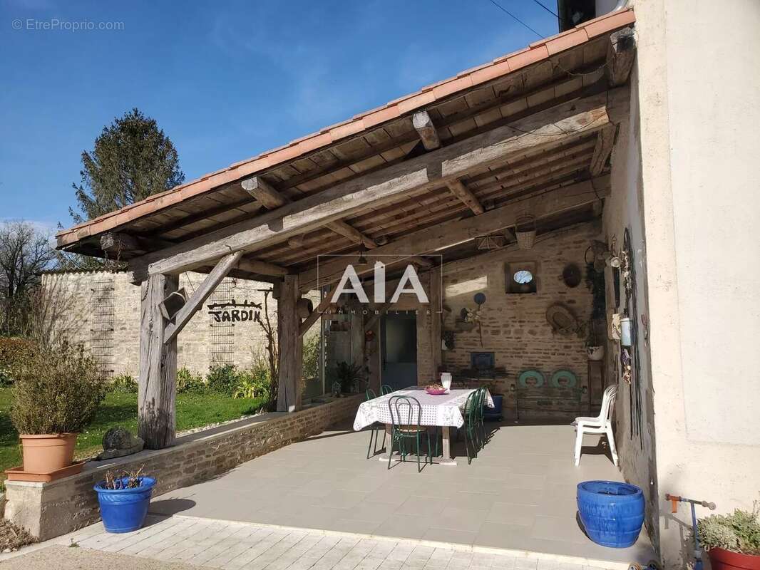 Maison à PAIZAY-NAUDOUIN-EMBOURIE