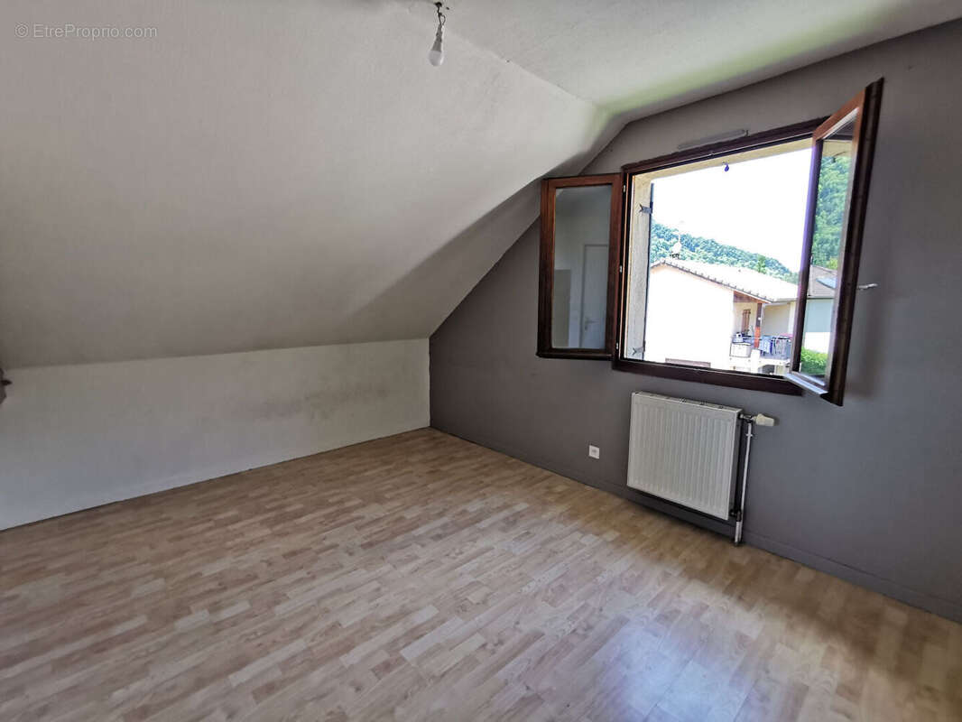 Maison à OYONNAX